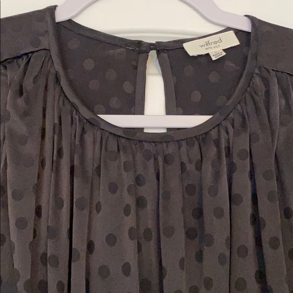 Wilfred black silk blouse with subtle polka dots - Picture 2 of 8